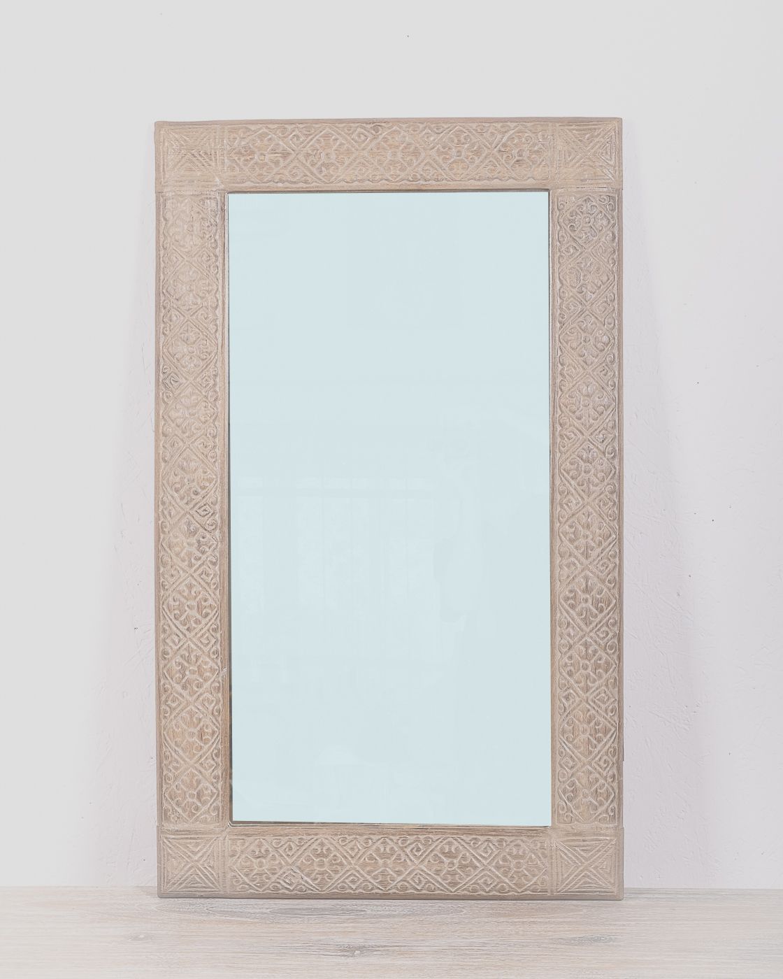 Zrcadlo s dřevěným vyřezávaným rámem 100 x 60 cm, ruční práce - ID1601402