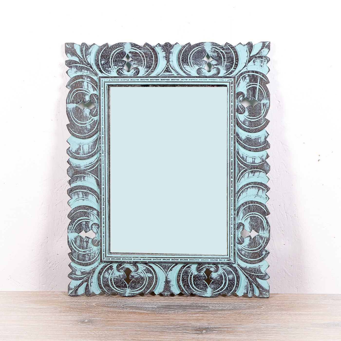 Zrcadlo s rámem z recyklovaného dřeva 60 x 48 cm, ruční práce - ID1602702