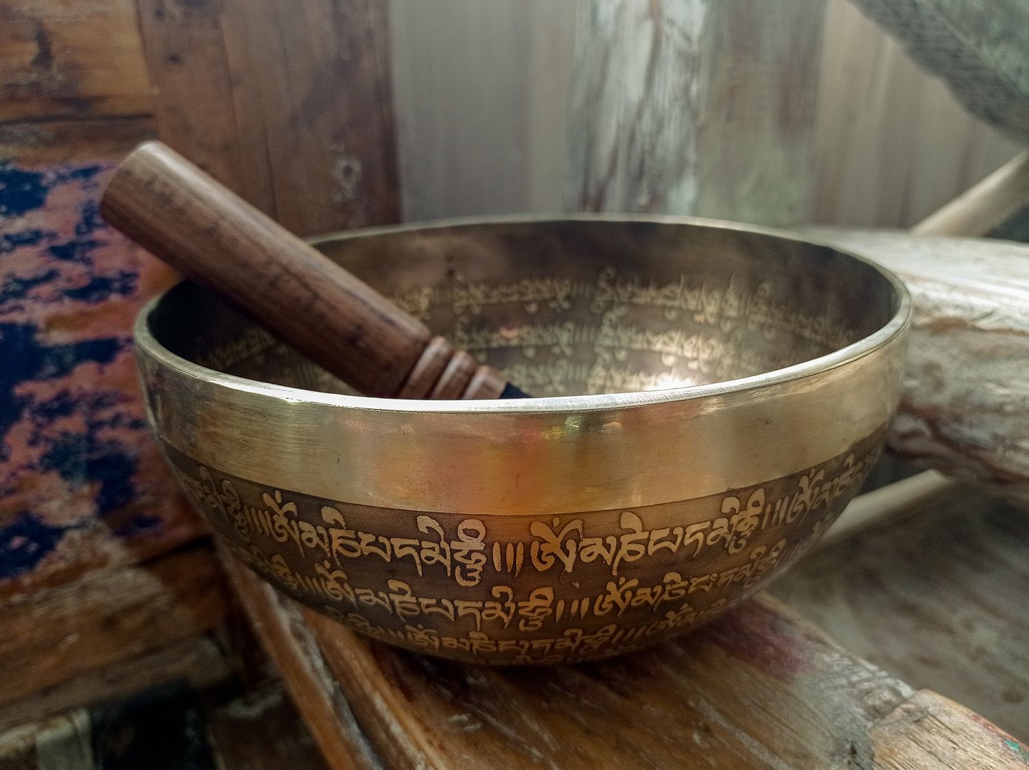 Tibetská zpívající miska prům. 19 cm s paličkou, Nepál - ND0014-062